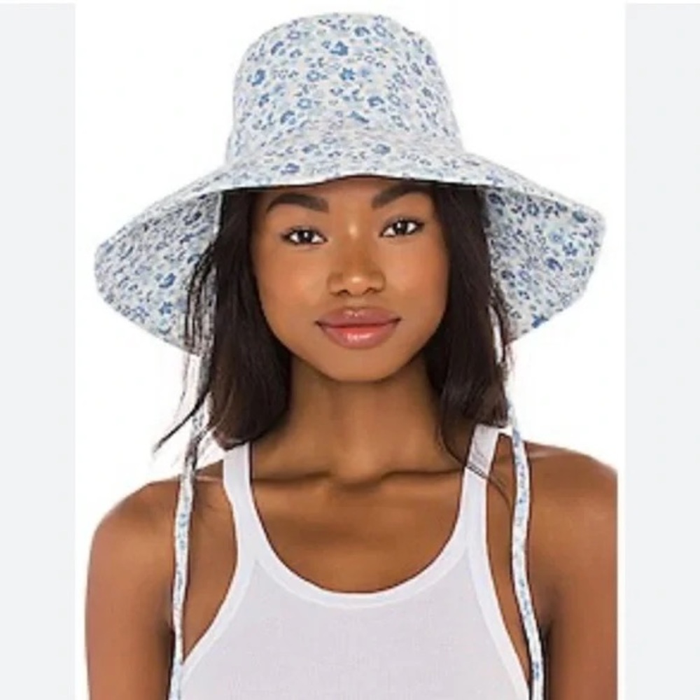 NWOT Lack of Color blue floral holiday bucket hat S/M